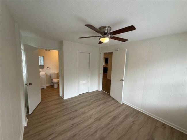 Building Photo - 3127 Latona Dr SW