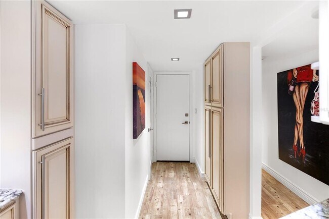 Building Photo - 1750 Benjamin Franklin Dr