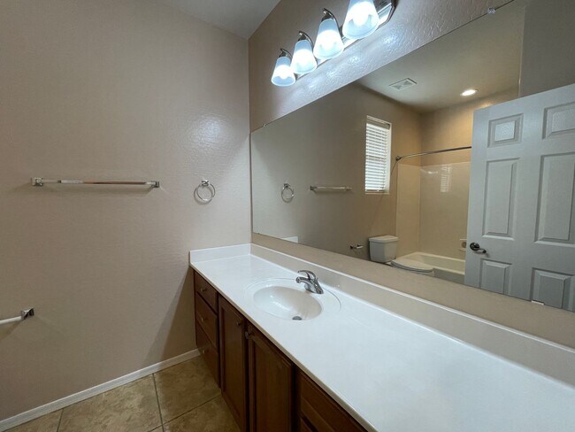 Building Photo - 1728 Colton Dr