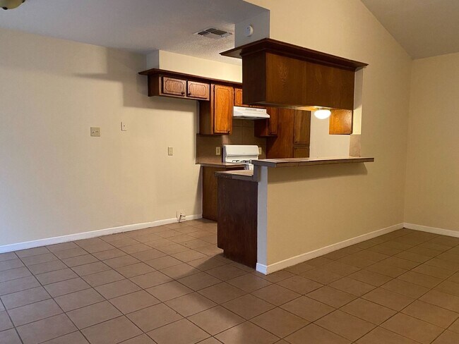 Building Photo - Charming 3 bed/2 bath home for rent in the Old River Manor subdivision in Channelview,