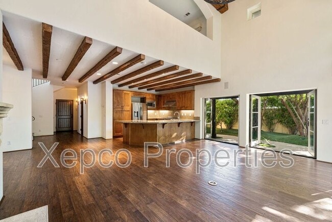 Building Photo - 175 Villaggio W