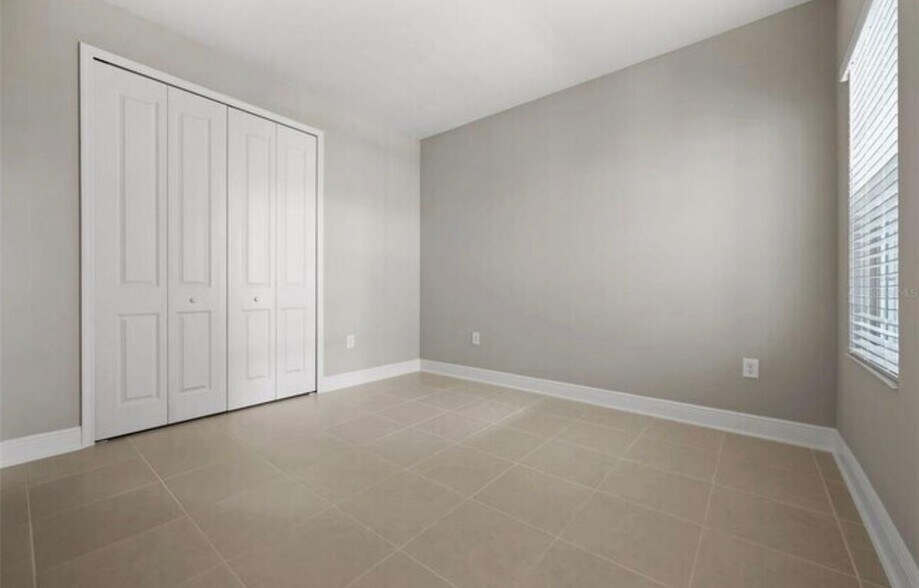 Building Photo - 4338 Tamarind Pl