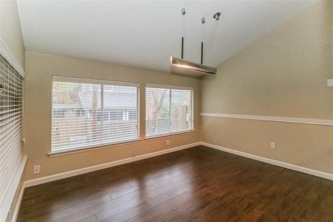 Building Photo - 7267 Coronado Cir