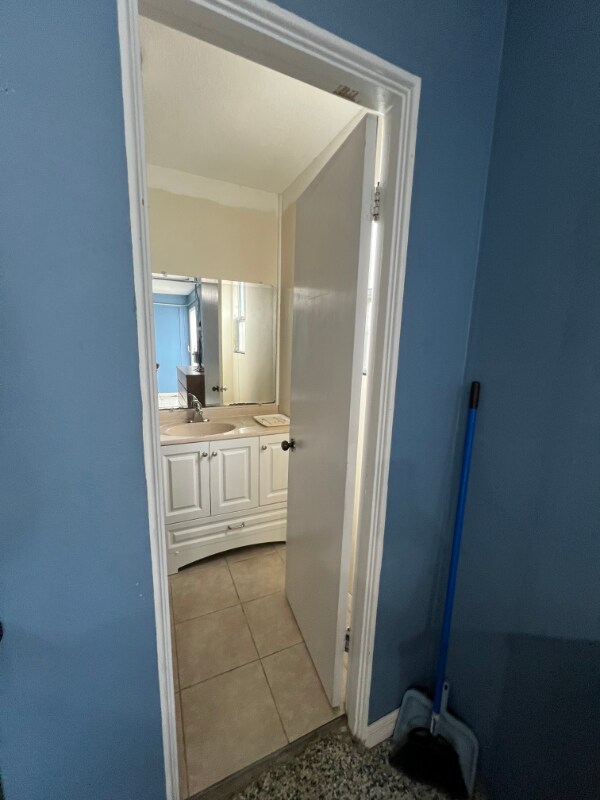 Building Photo - 959 N Lime Ave