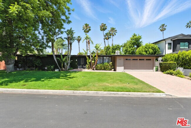 Building Photo - 5139 Collett Ave