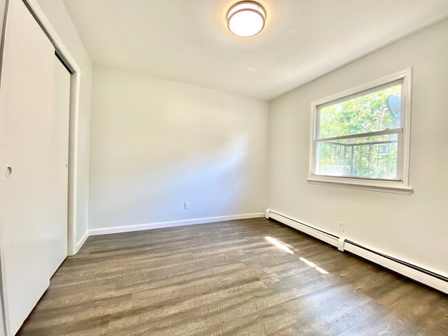 Building Photo - 512 Avenue C