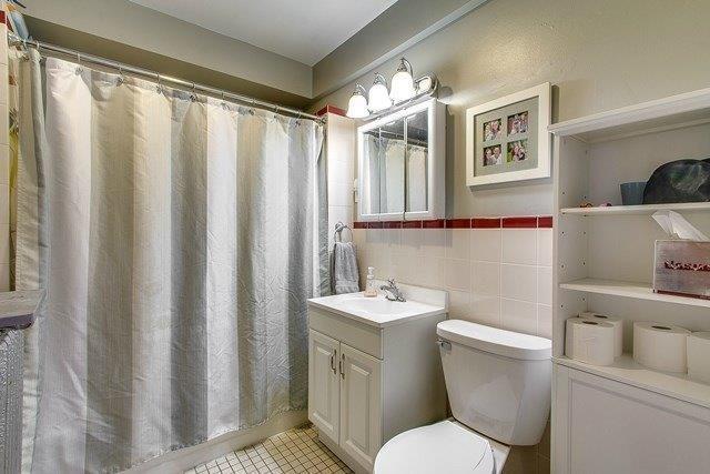 Building Photo - 4817 N Winchester Ave