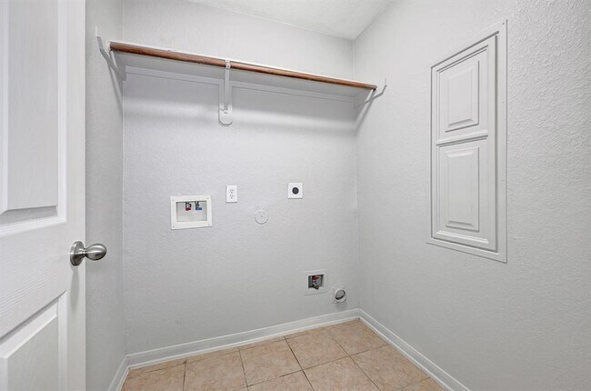 Building Photo - 702 Heatherton Hill Ln
