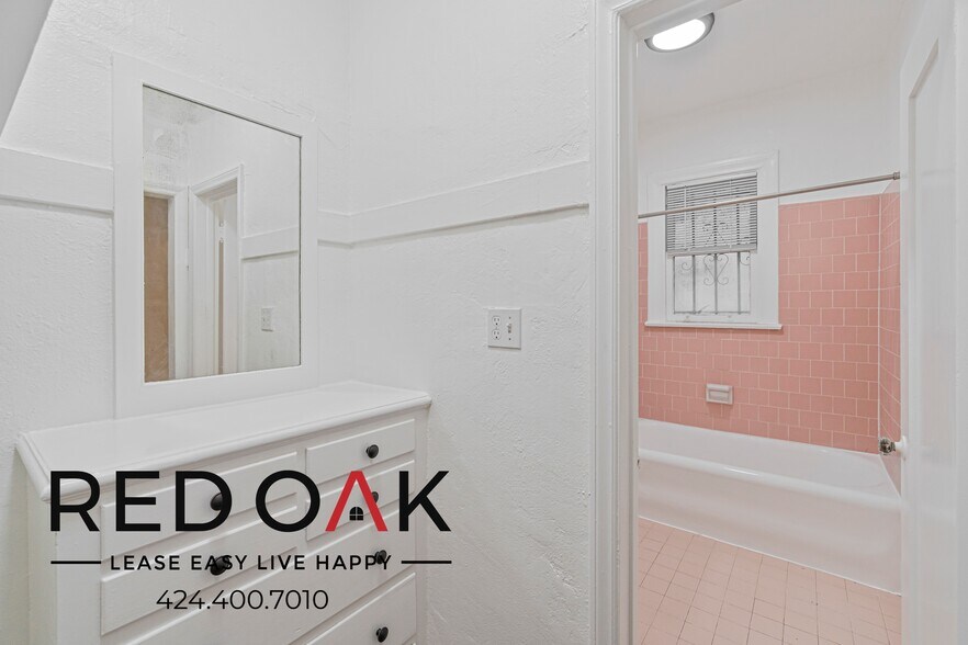 Building Photo - 1412 N Kingsley Dr