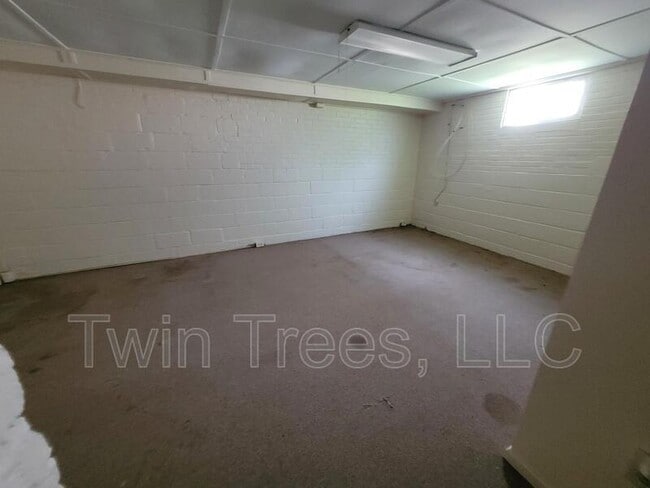 Building Photo - 5949 Gospel St