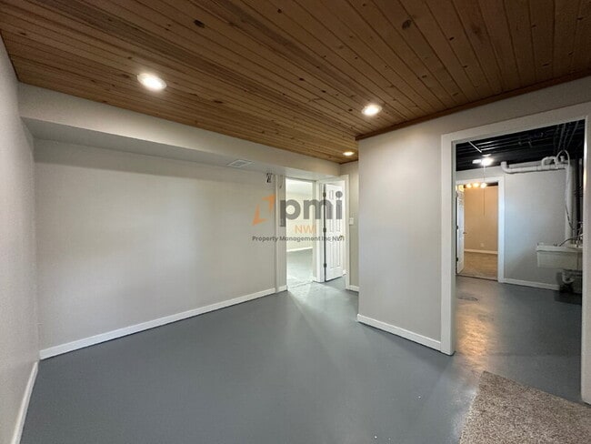 Building Photo - 3621 Windsor Rd