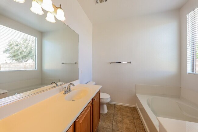 Building Photo - 16724 N 177th Ave