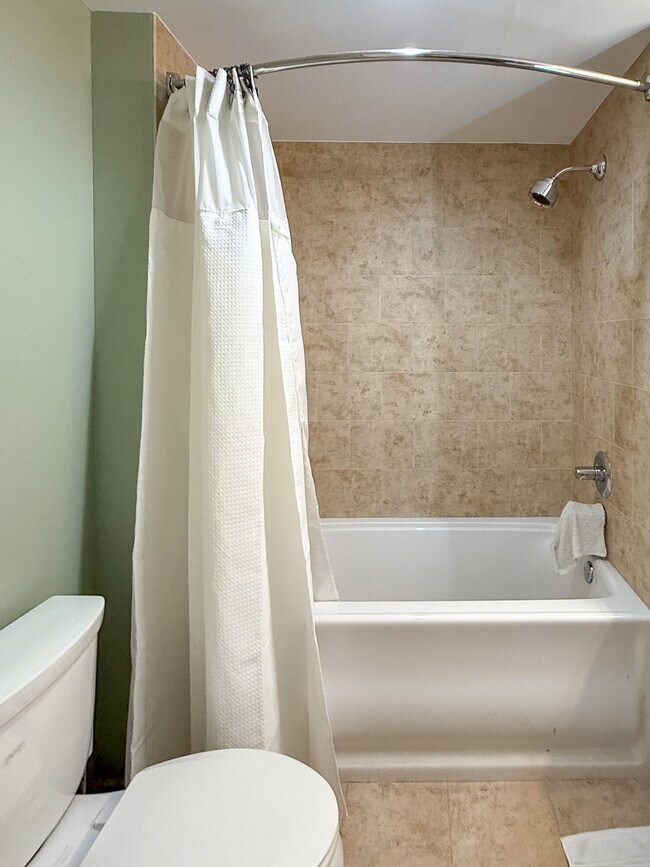 Building Photo - 525 W Lafayette Blvd