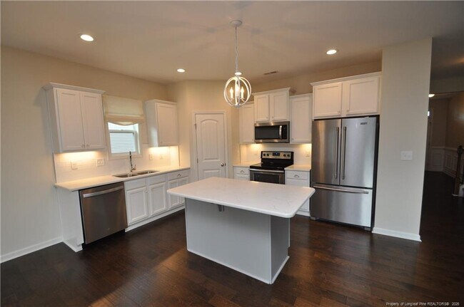 Building Photo - 84 Fairview St