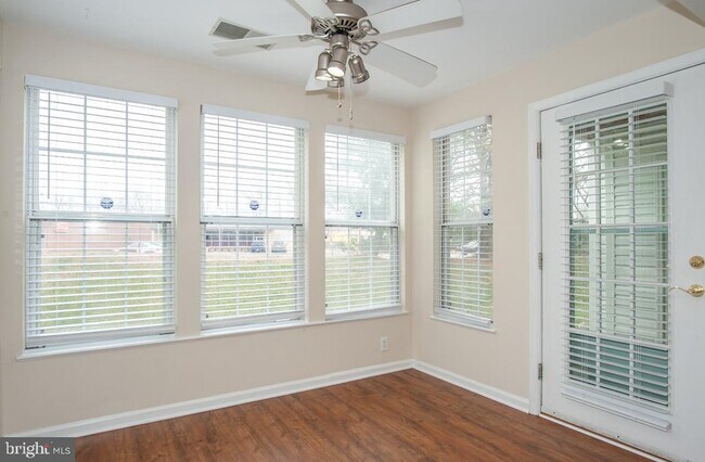Building Photo - 7526 Coxton Ct