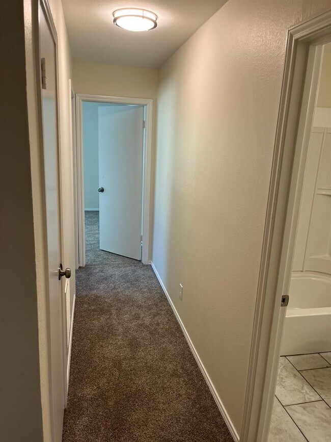 Building Photo - 12908 Steeple-Chase Dr