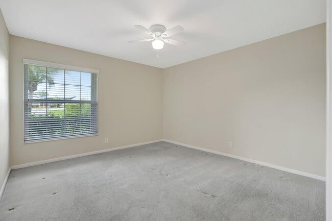 Building Photo - 13692 Cross Pointe Dr