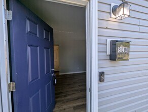 Building Photo - Cutest Corner Lot - Section 8 Friendly