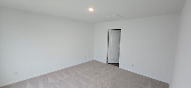 Building Photo - 2109 E Crystal Dr