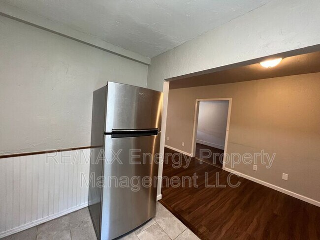 Building Photo - 2224 Doris Ave