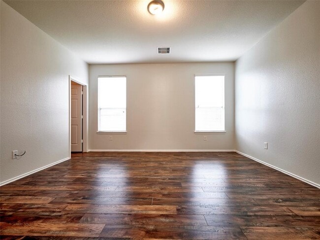 Building Photo - 1426 S Maple Dr