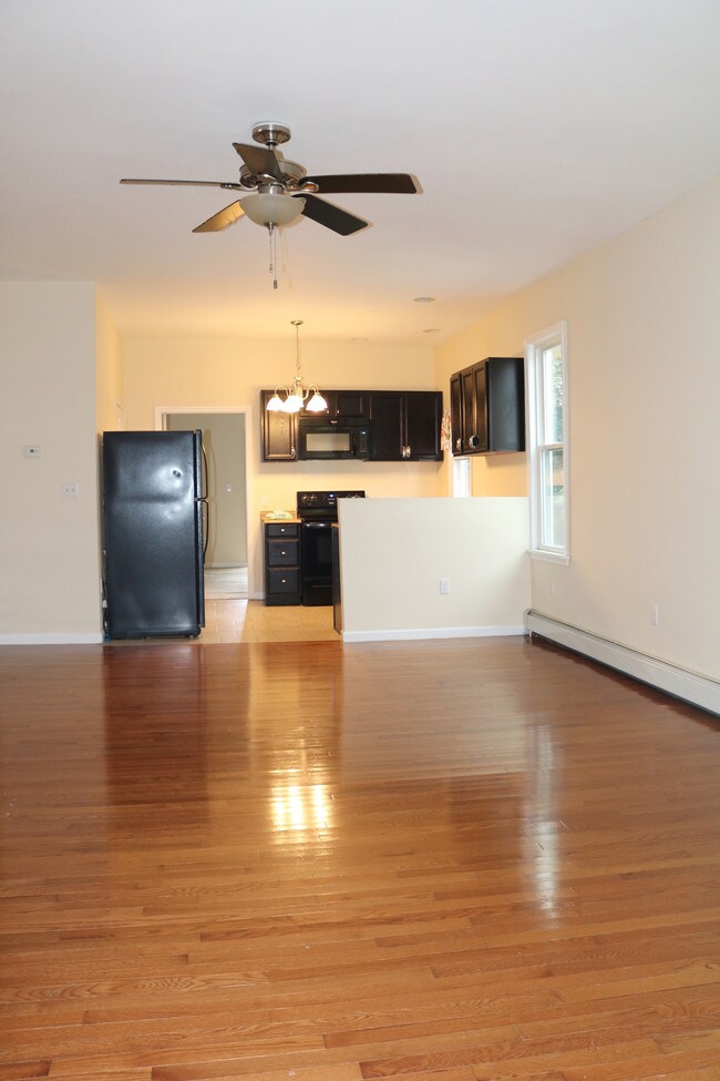 Building Photo - 934 Capouse Ave