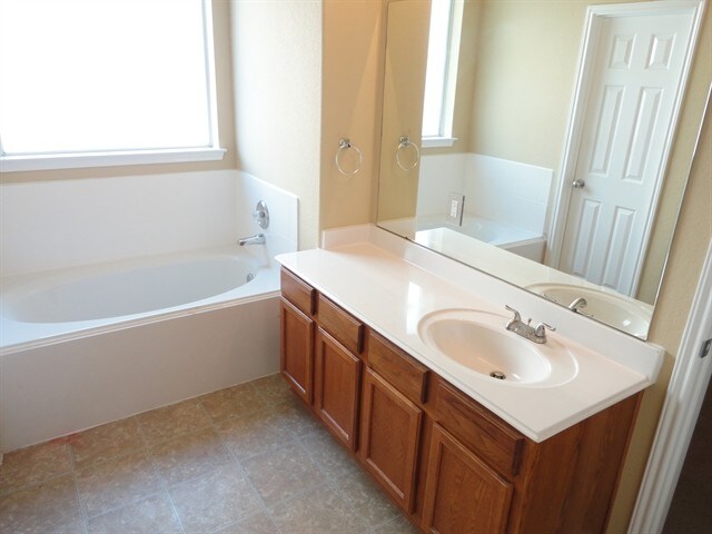 Building Photo - 22413 Northfolk Valley Ln