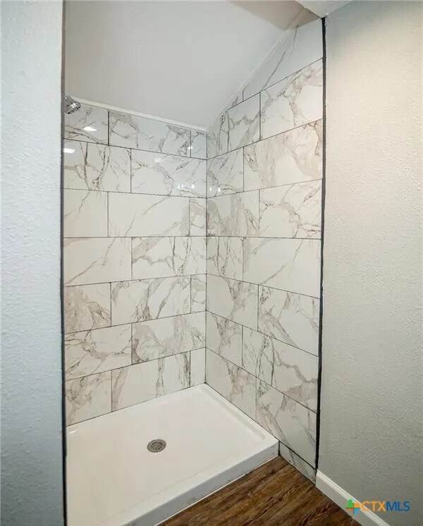 Building Photo - 2003 Woodlawn St