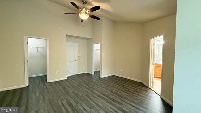 Building Photo - 23227 Roberts Tavern Dr