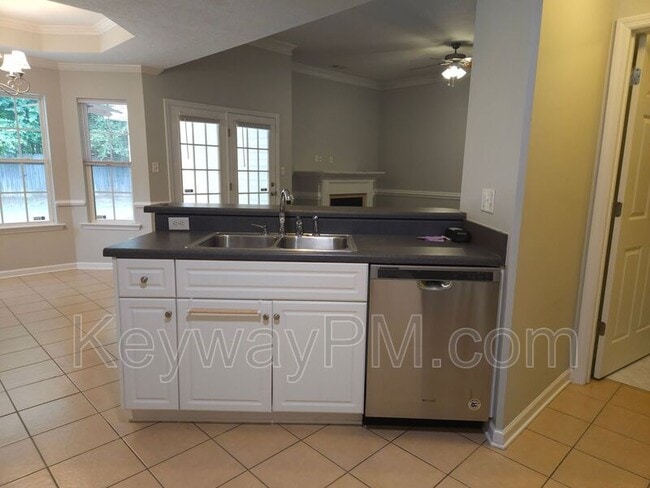 Building Photo - 641 Ventana Dr