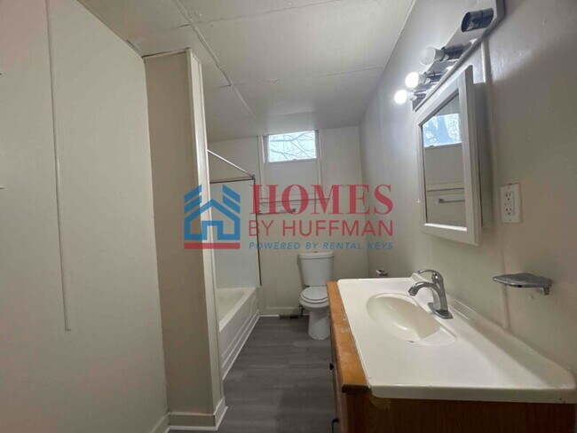 Building Photo - Three Bedroom House | Now Available