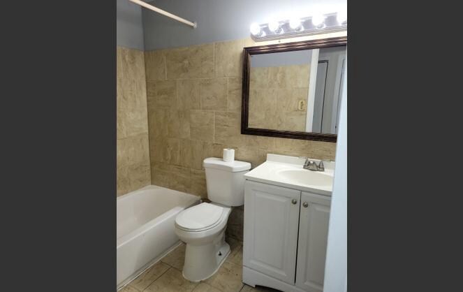 Building Photo - 13085 Blakeslee Dr