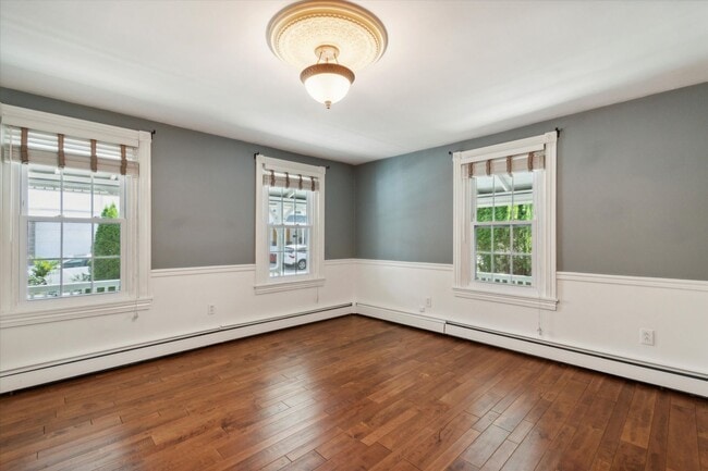 Building Photo - Single Family Home in Berwyn