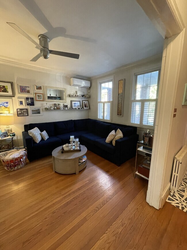 Building Photo - 1833 Burke St SE