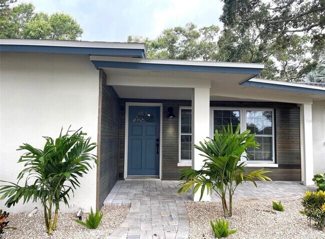 Building Photo - 6400 Evergreen Ave