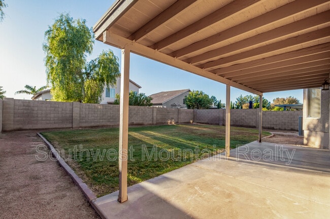 Building Photo - 1523 S Vine St