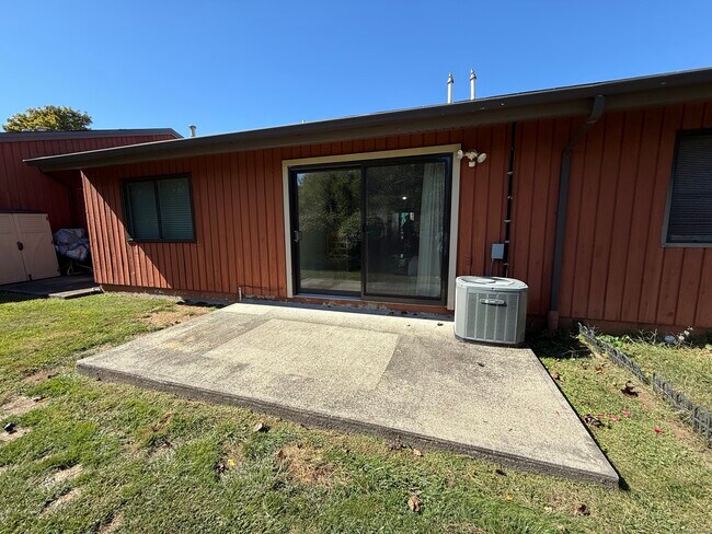 Building Photo - 441 Asbury Ridge