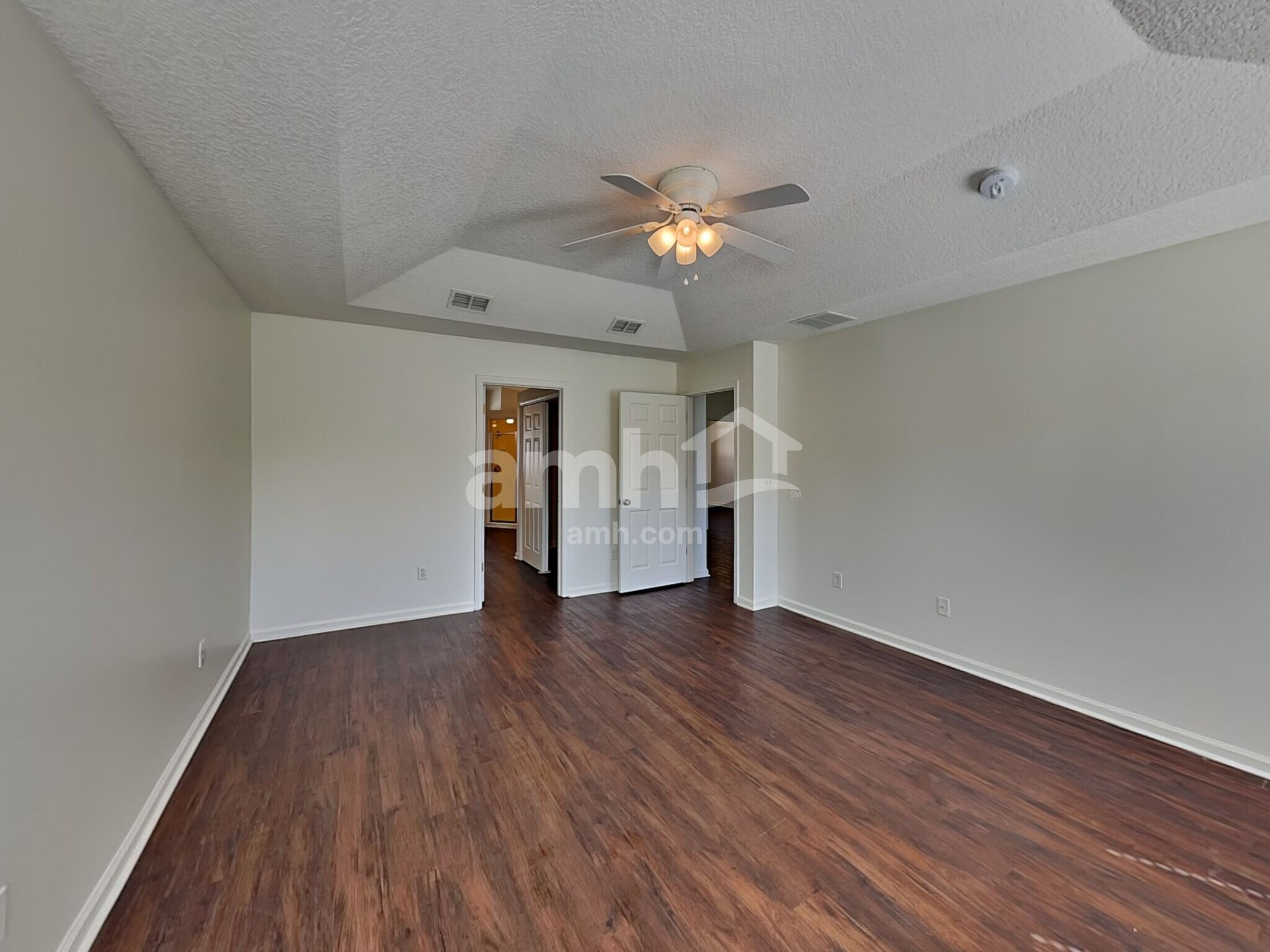 Building Photo - 341 Diana Ct