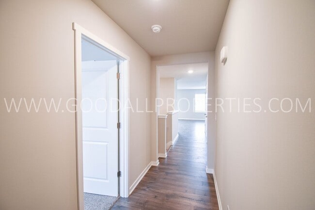 Building Photo - 4 Bedroom 3 Bath Ranch Finished Basement i...
