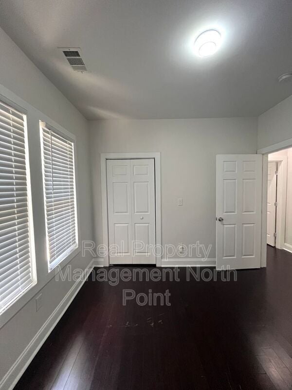 Building Photo - 954 Byron Dr SW