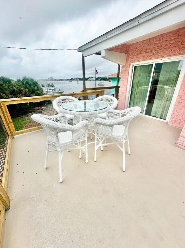 Building Photo - 334 Bluefish Dr