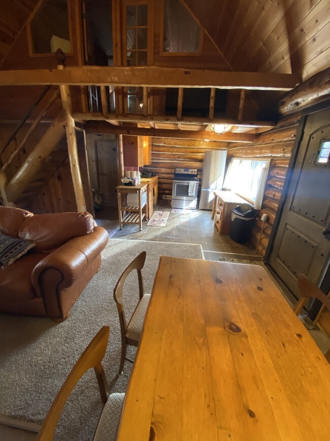 Building Photo - 3679 Alder Ave