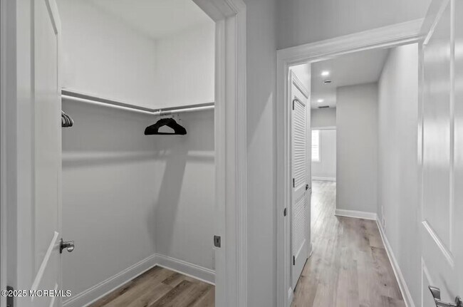Building Photo - 207 Carteret Ave
