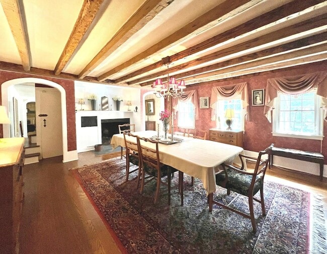 Building Photo - 301 Haviland Rd