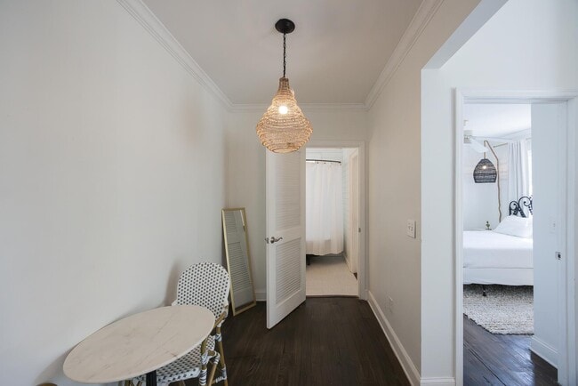 Building Photo - 717 Forest Hill Blvd