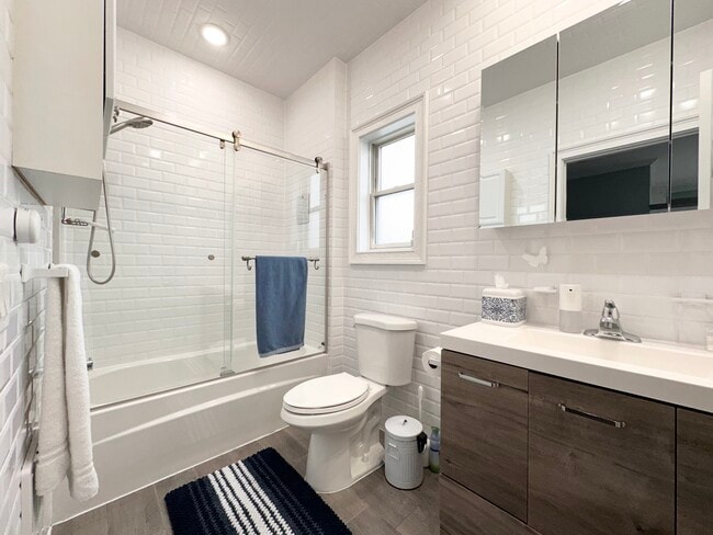 Building Photo - 37 Spruce St