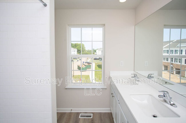 Building Photo - 234 Macoun Way