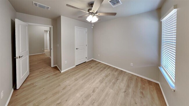 Building Photo - 12800 Elba Dr
