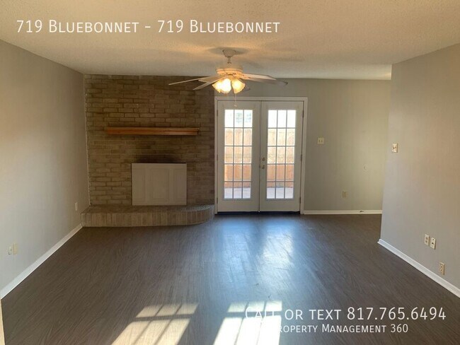 Building Photo - 719 Bluebonnet Dr