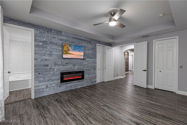 Building Photo - 1330 Mariposa Cir